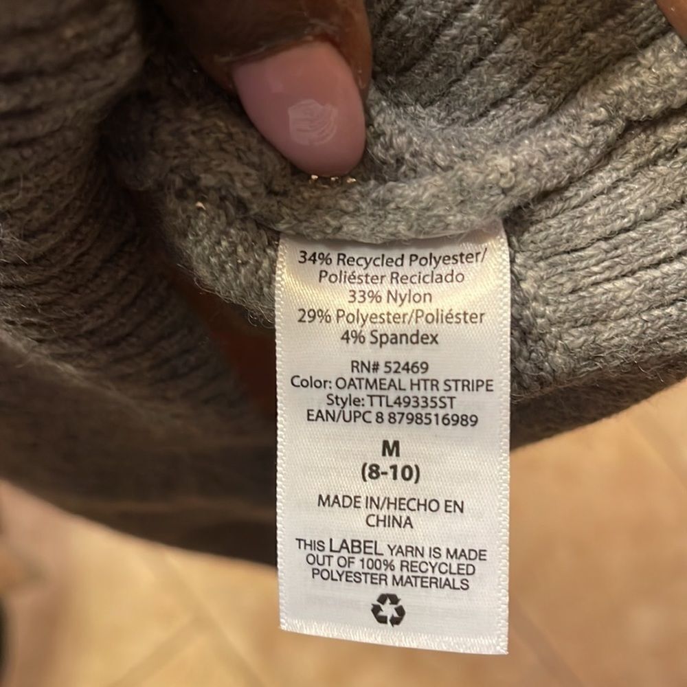 Brand new Super soft pullover sweater - Picture 4 of 4